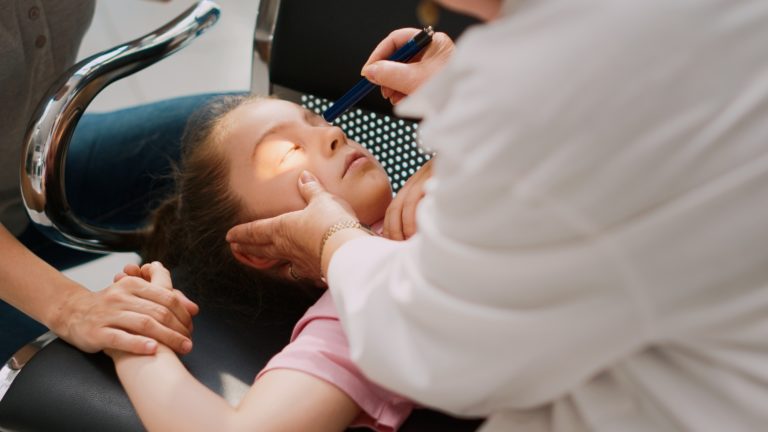 Little kid fainting in hospital waiting area